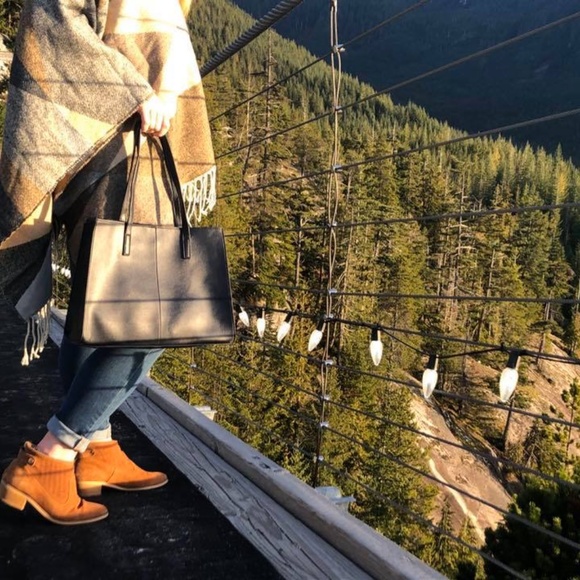 Triple Compartment Leather Bag - Picture 2 of 2